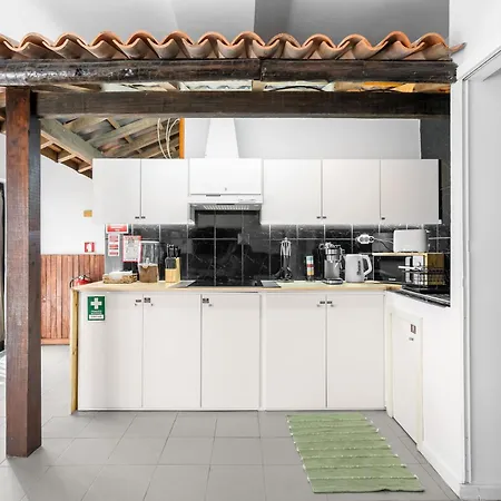 Houten Apartment *