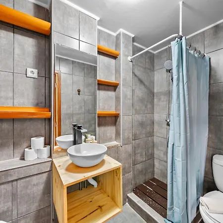 Houten Apartment